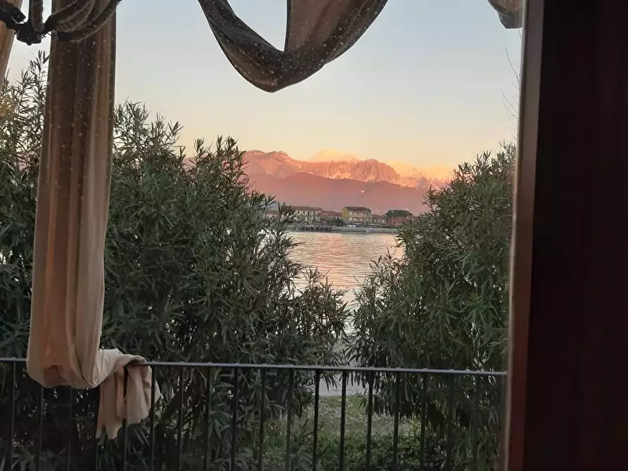 Immagine 10 di Casa bifamiliare in affitto  a Ameglia