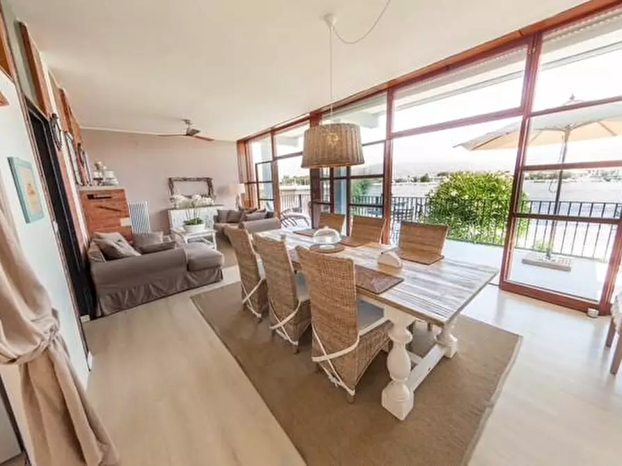 Immagine 1 di Casa bifamiliare in affitto  a Ameglia