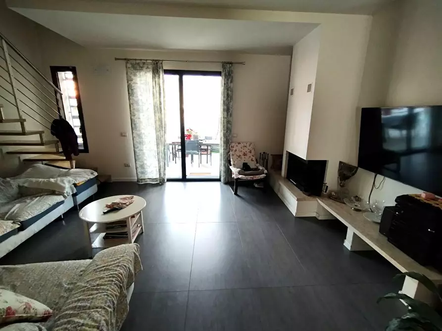 Immagine 6 di Villetta a schiera in vendita  a Massa