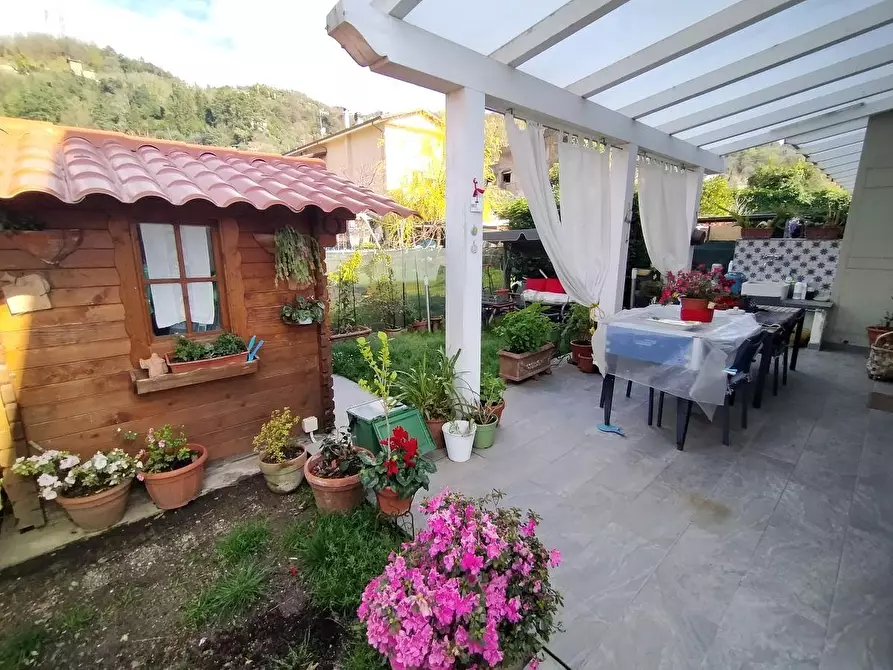 Immagine 1 di Villetta a schiera in vendita  a Massa