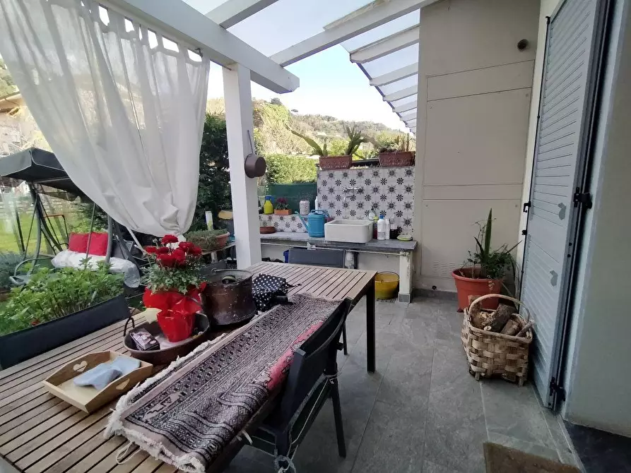 Immagine 5 di Villetta a schiera in vendita  a Massa