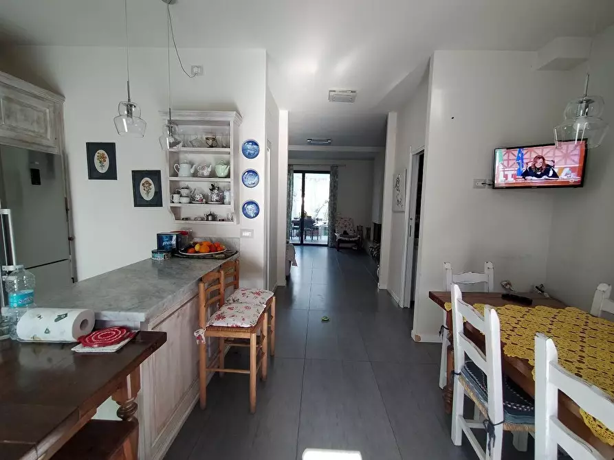 Immagine 12 di Villetta a schiera in vendita  a Massa