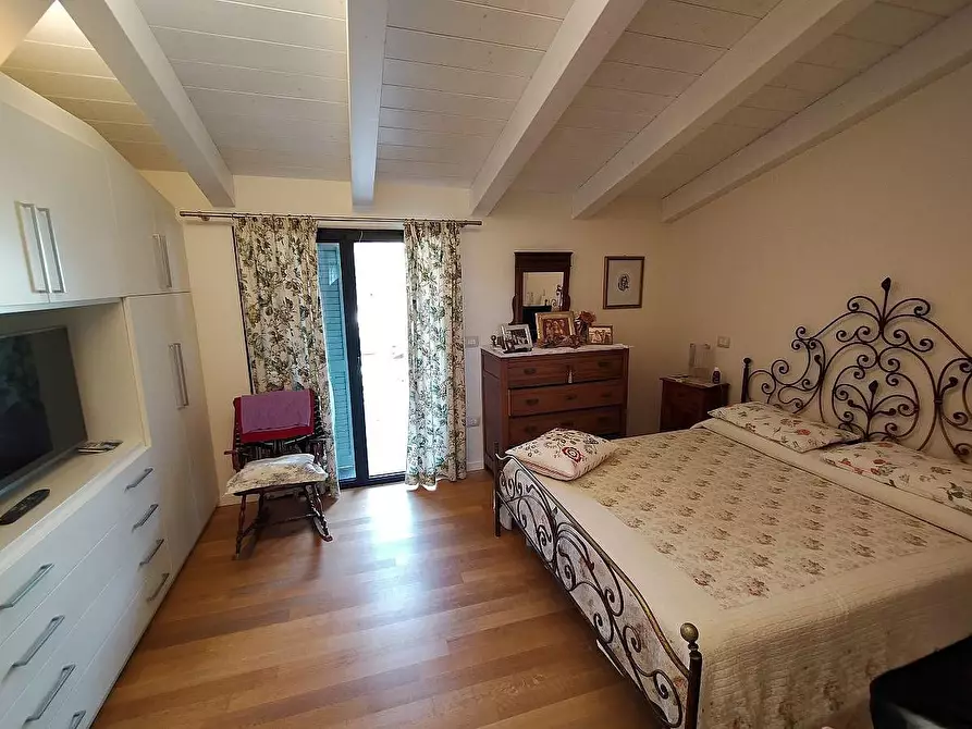 Immagine 27 di Villetta a schiera in vendita  a Massa