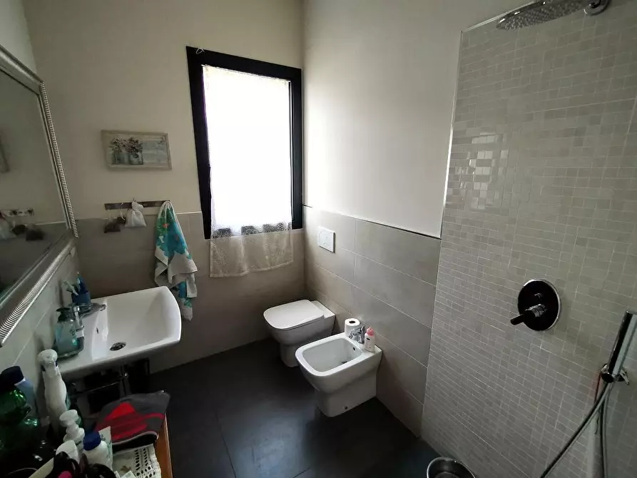 Immagine 11 di Villetta a schiera in vendita  a Massa