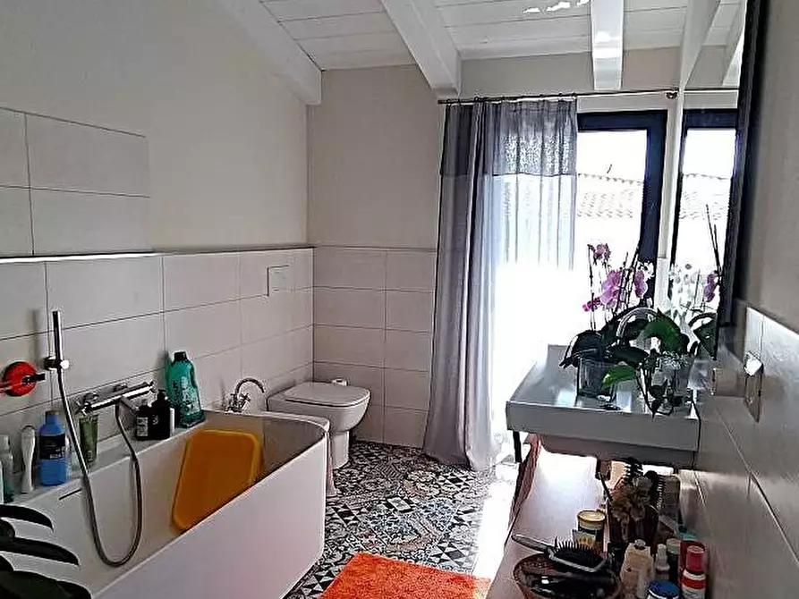 Immagine 22 di Villetta a schiera in vendita  a Massa