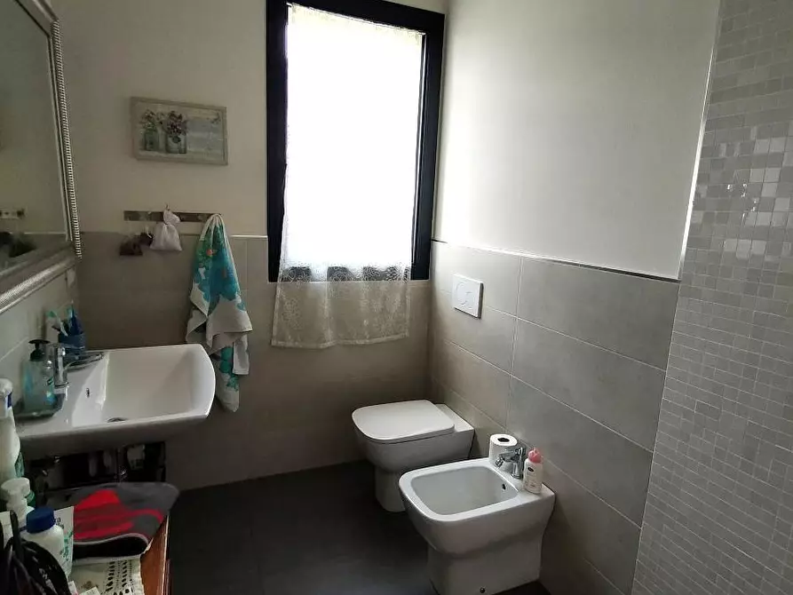 Immagine 15 di Villetta a schiera in vendita  a Massa