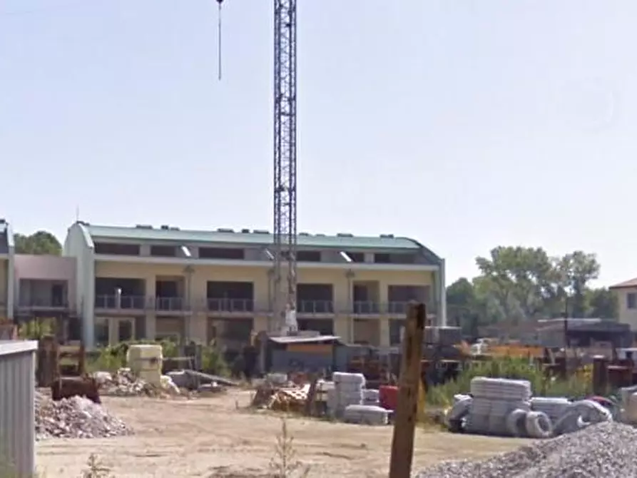 Immagine 1 di Capannone industriale in vendita  a Pisa