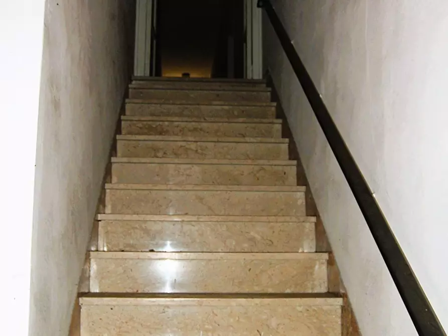 Immagine 12 di Palazzo in vendita  a Signa