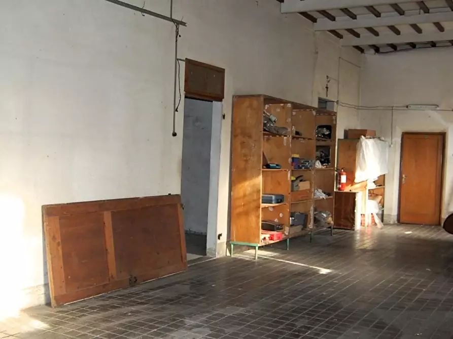 Immagine 16 di Palazzo in vendita  a Signa