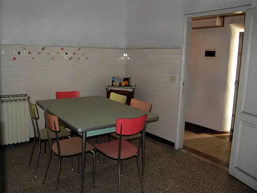 Immagine 2 di Palazzo in vendita  a Signa