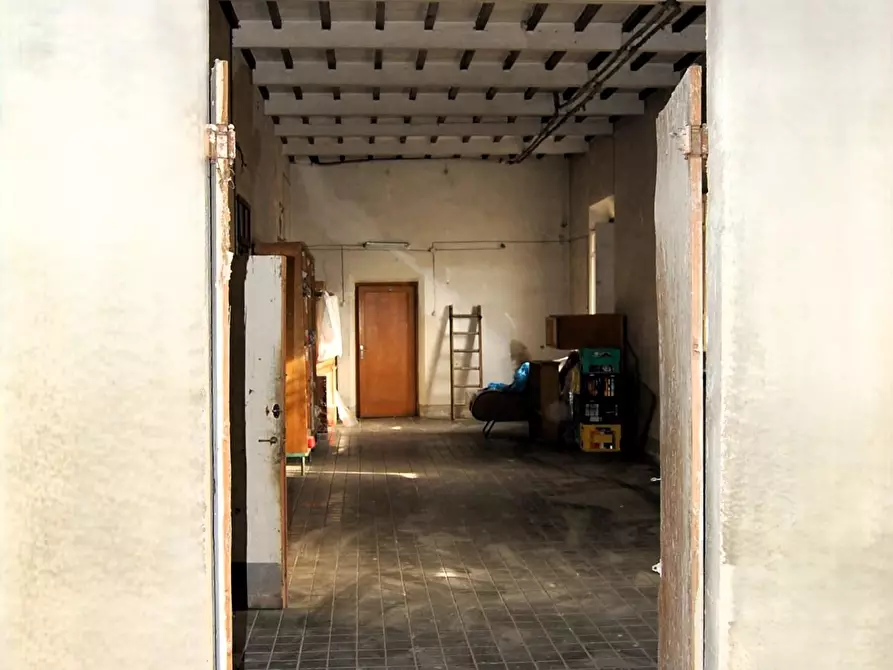 Immagine 19 di Palazzo in vendita  a Signa