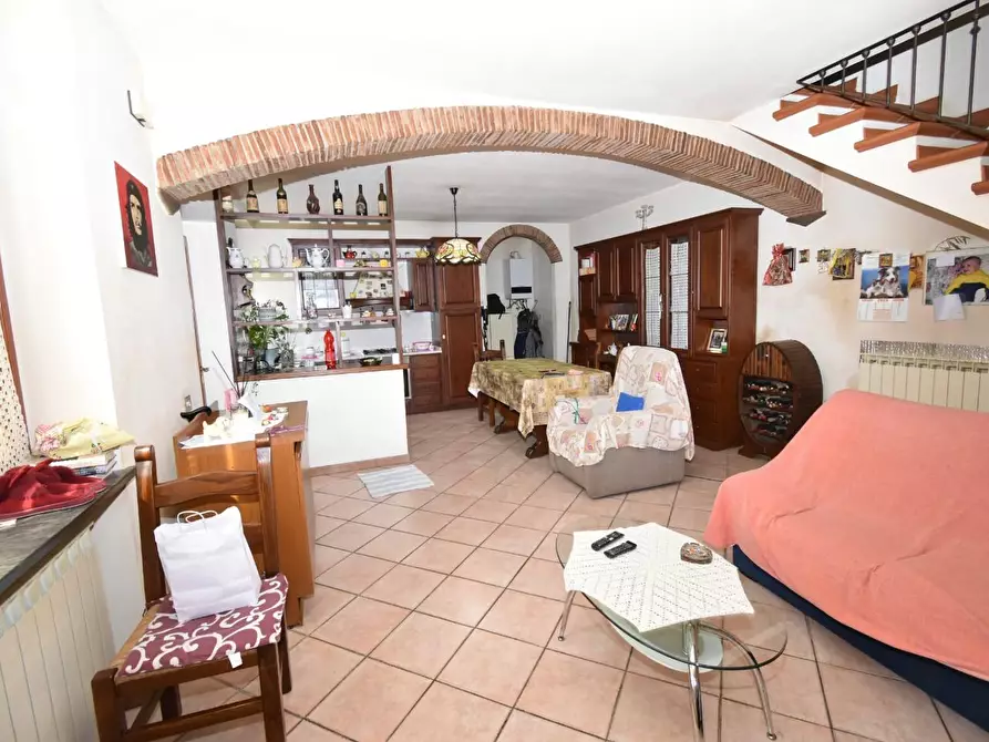 Immagine 1 di Casa colonica in vendita  a San Giuliano Terme