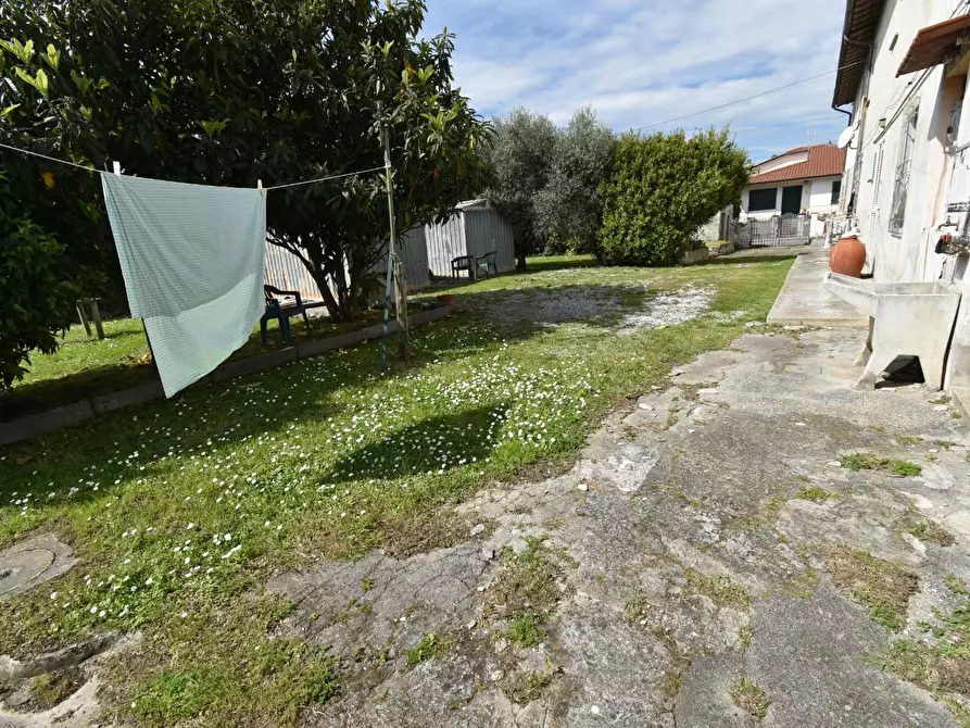 Immagine 77 di Casa colonica in vendita  a San Giuliano Terme