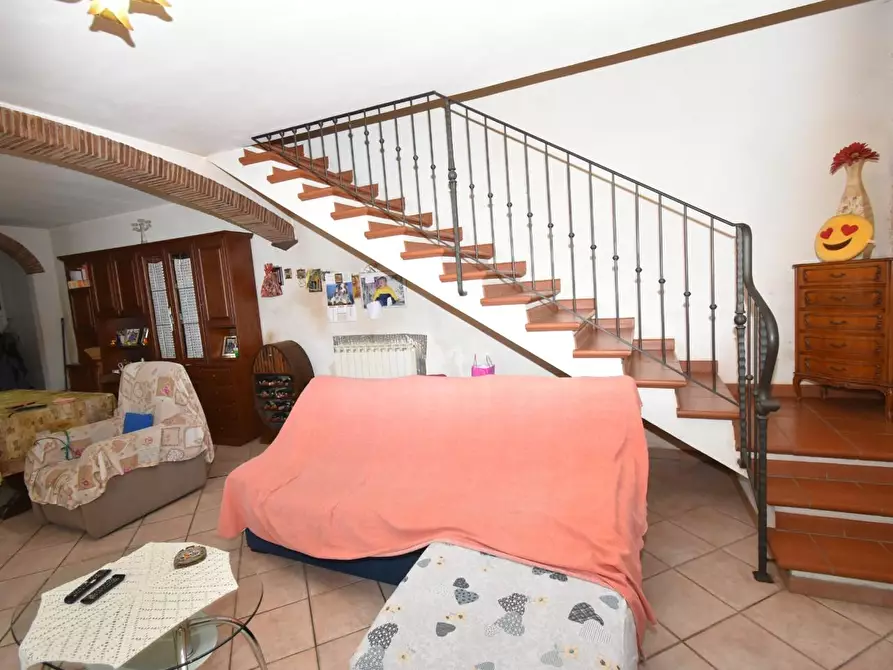 Immagine 7 di Casa colonica in vendita  a San Giuliano Terme