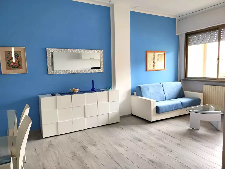 Immagine 1 di Appartamento in vendita  a Viareggio