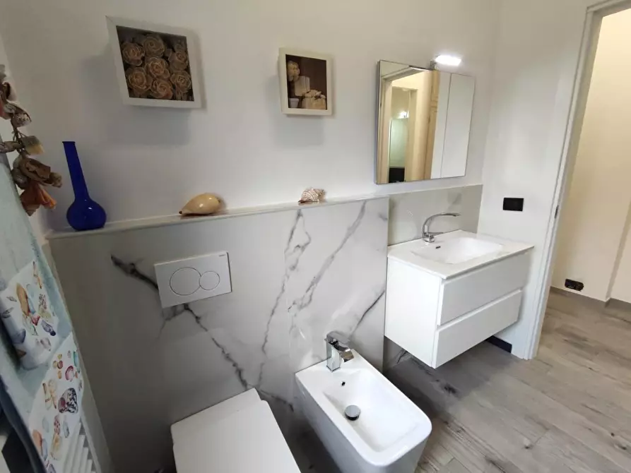 Immagine 16 di Appartamento in vendita  a Viareggio