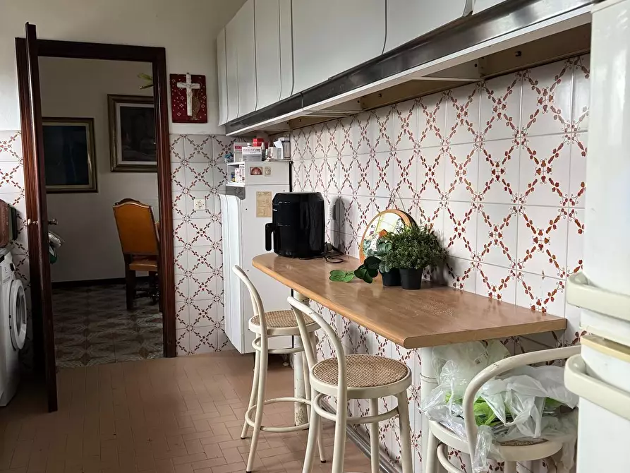 Immagine 11 di Villa in vendita  a Viareggio