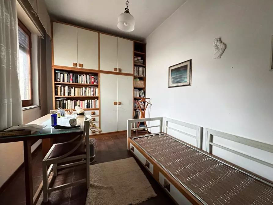 Immagine 27 di Villa in vendita  a Viareggio