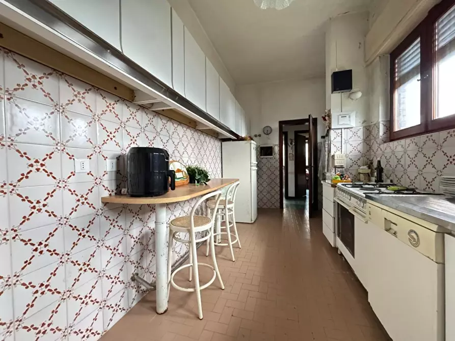 Immagine 12 di Villa in vendita  a Viareggio