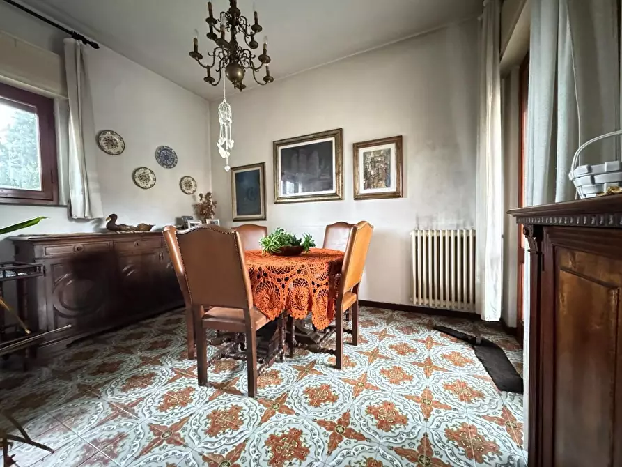 Immagine 9 di Villa in vendita  a Viareggio