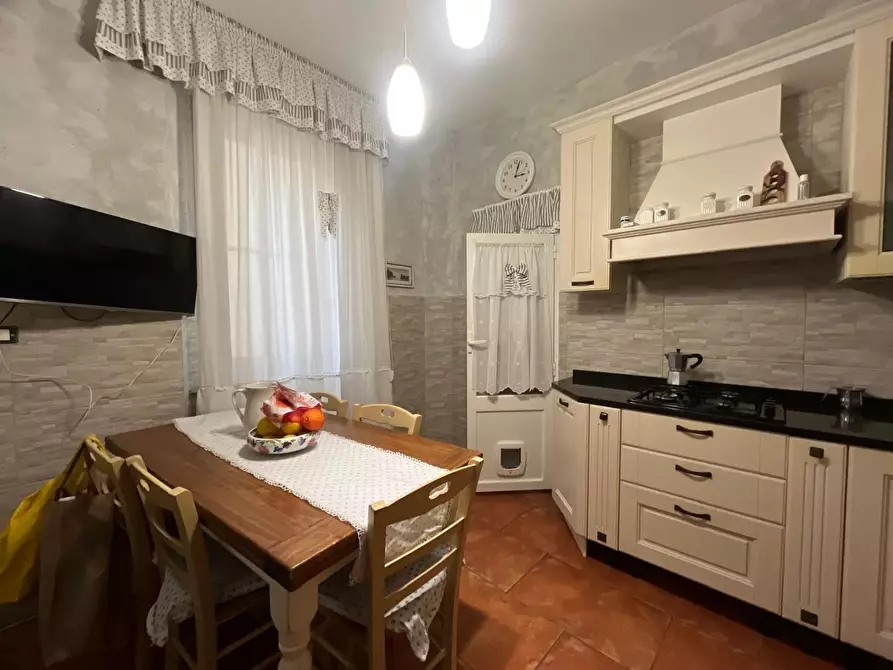 Immagine 8 di Appartamento in vendita  a Livorno