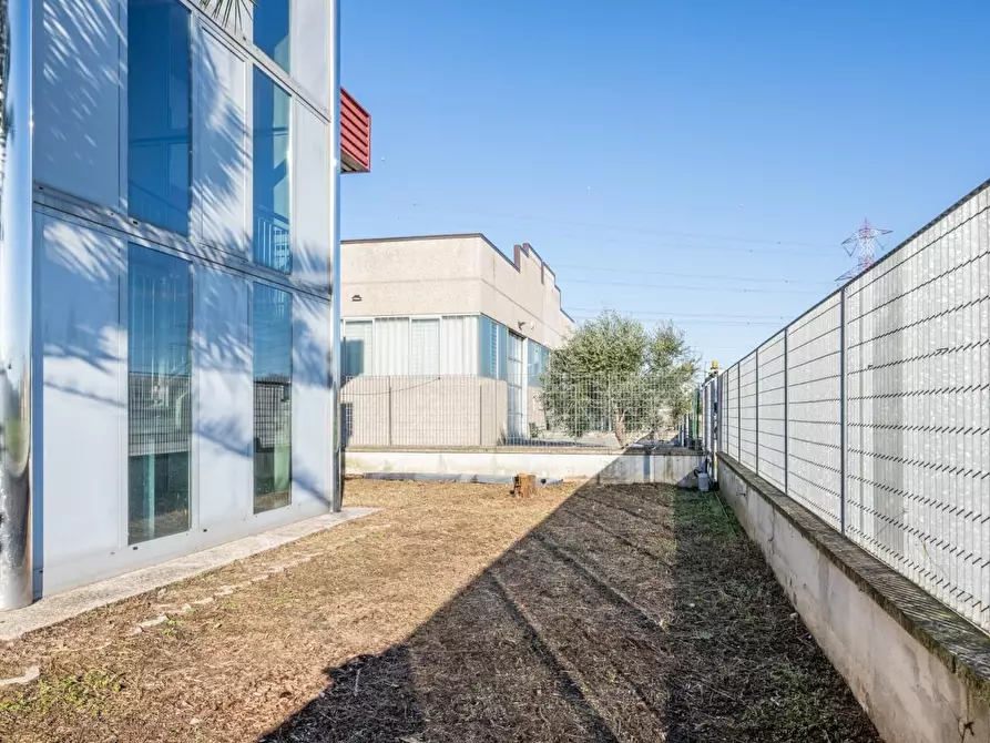 Immagine 73 di Attività artigianale in affitto  a Bientina