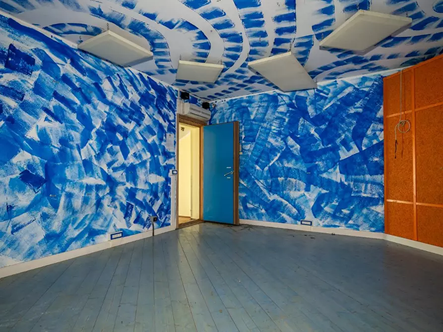 Immagine 57 di Attività artigianale in affitto  a Bientina