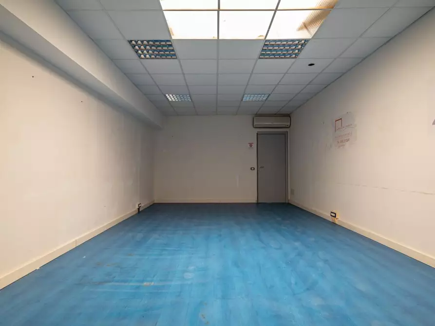 Immagine 46 di Attività artigianale in affitto  a Bientina