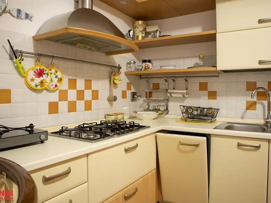 Immagine 5 di Appartamento in vendita  a Rosignano Marittimo