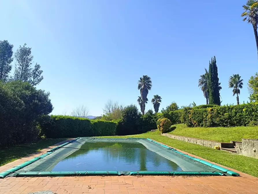 Immagine 15 di Villa in vendita  a Pisa