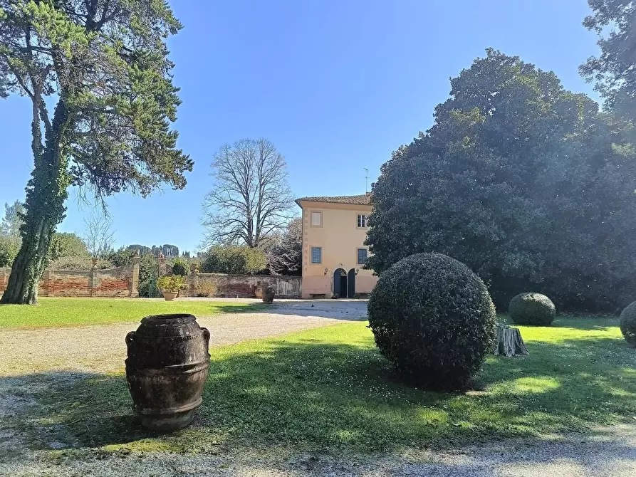 Immagine 3 di Villa in vendita  a Pisa