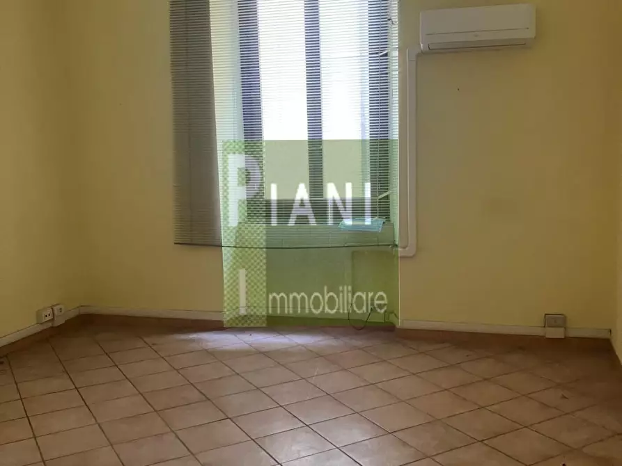Immagine 4 di Ufficio in affitto  a Livorno