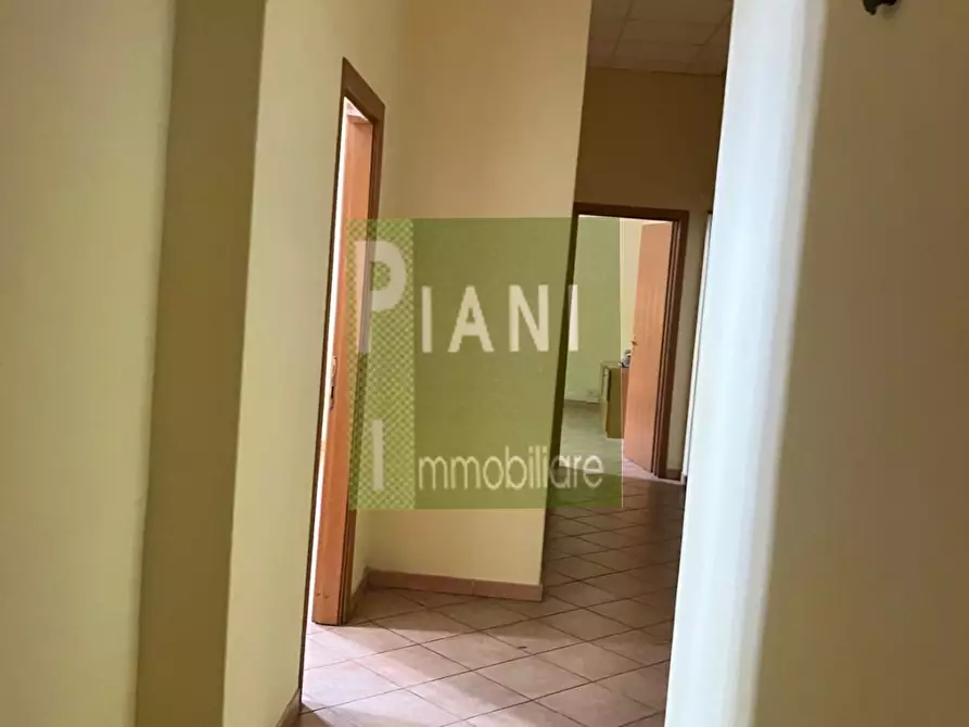 Immagine 2 di Ufficio in affitto  a Livorno