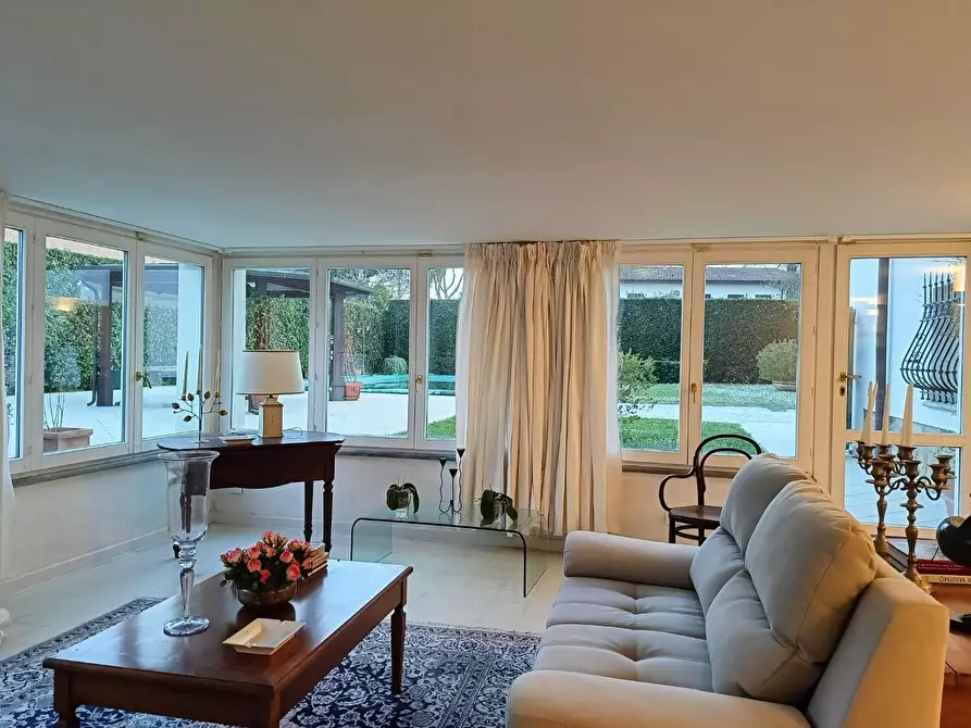 Immagine 10 di Villa in vendita  a Pisa