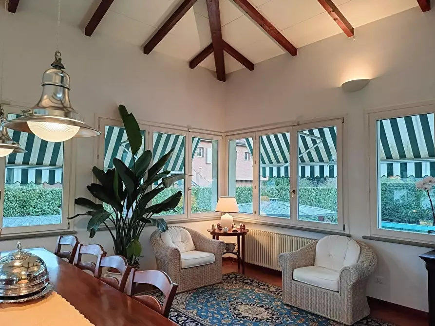 Immagine 9 di Villa in vendita  a Pisa