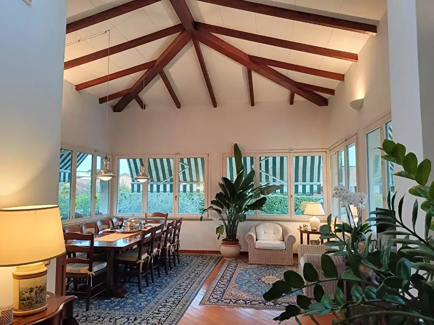 Immagine 3 di Villa in vendita  a Pisa