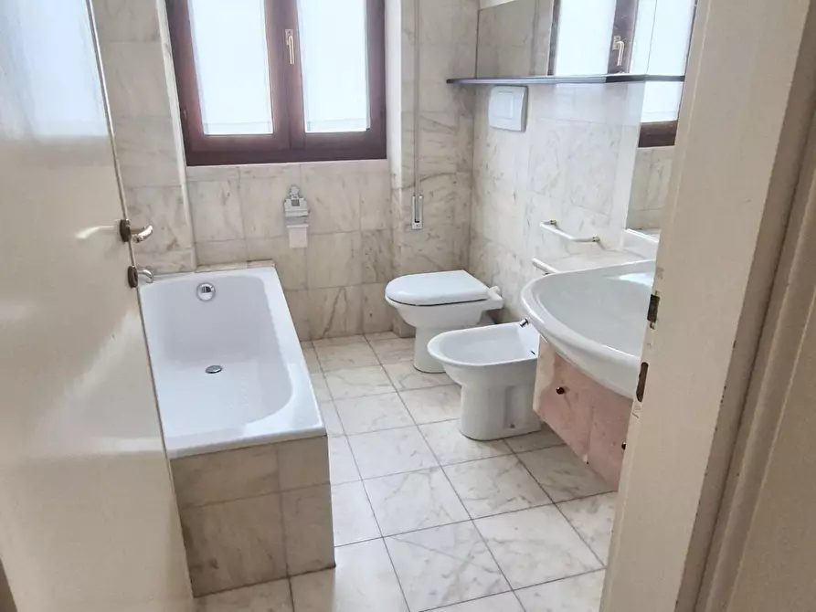 Immagine 54 di Casa bifamiliare in vendita  a Viareggio