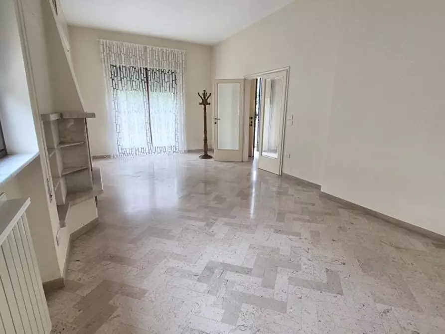 Immagine 10 di Casa bifamiliare in vendita  a Viareggio