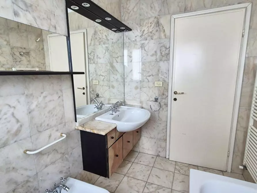 Immagine 59 di Casa bifamiliare in vendita  a Viareggio