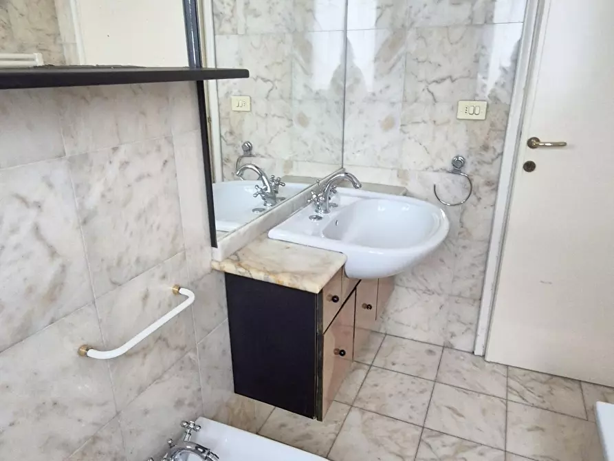 Immagine 57 di Casa bifamiliare in vendita  a Viareggio