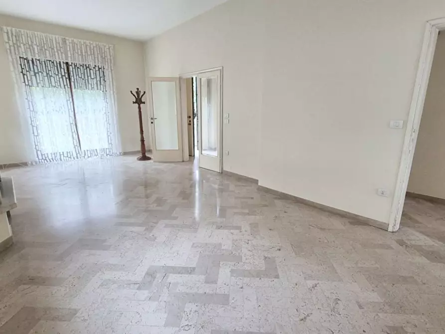 Immagine 12 di Casa bifamiliare in vendita  a Viareggio