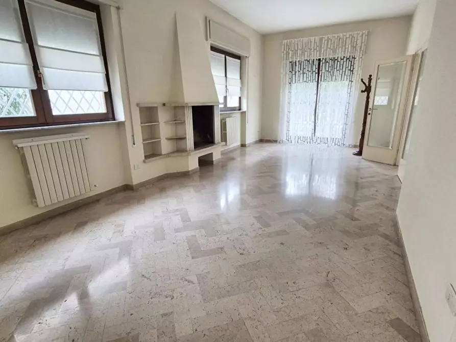 Immagine 9 di Casa bifamiliare in vendita  a Viareggio