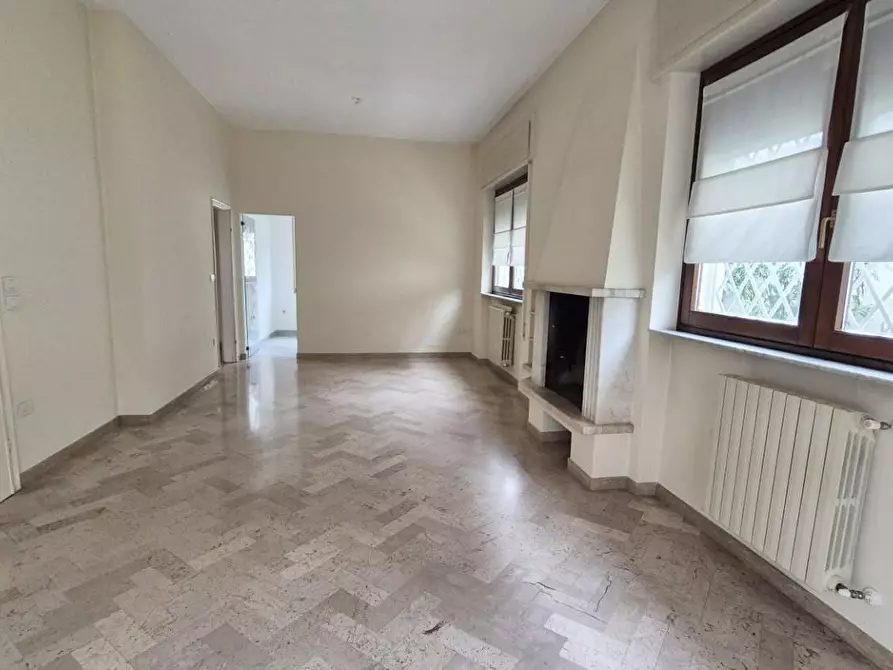 Immagine 6 di Casa bifamiliare in vendita  a Viareggio