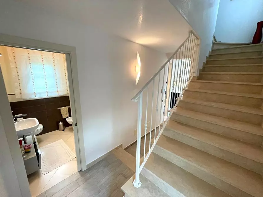 Immagine 31 di Casa bifamiliare in vendita  a Montignoso