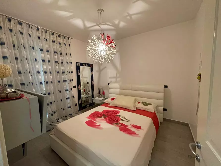 Immagine 40 di Casa bifamiliare in vendita  a Montignoso