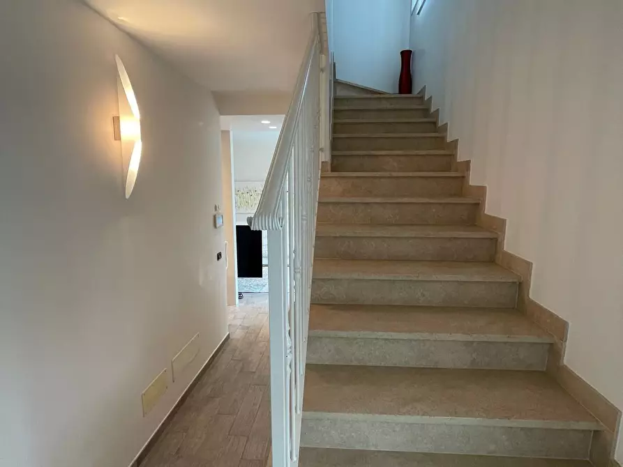 Immagine 30 di Casa bifamiliare in vendita  a Montignoso