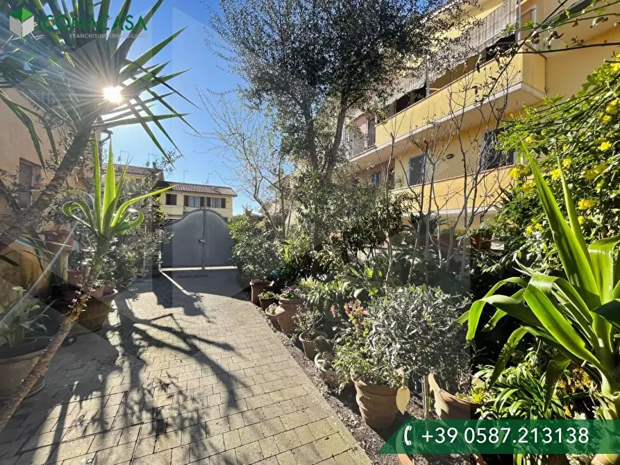 Immagine 10 di Villetta a schiera in vendita  a Pontedera