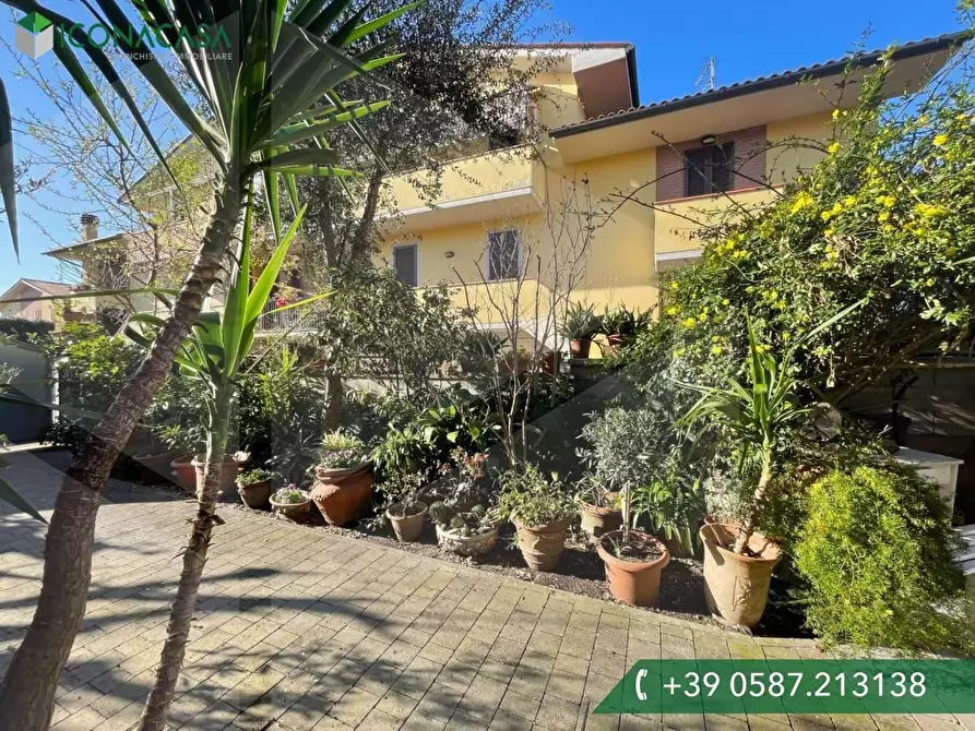 Immagine 41 di Villetta a schiera in vendita  a Pontedera