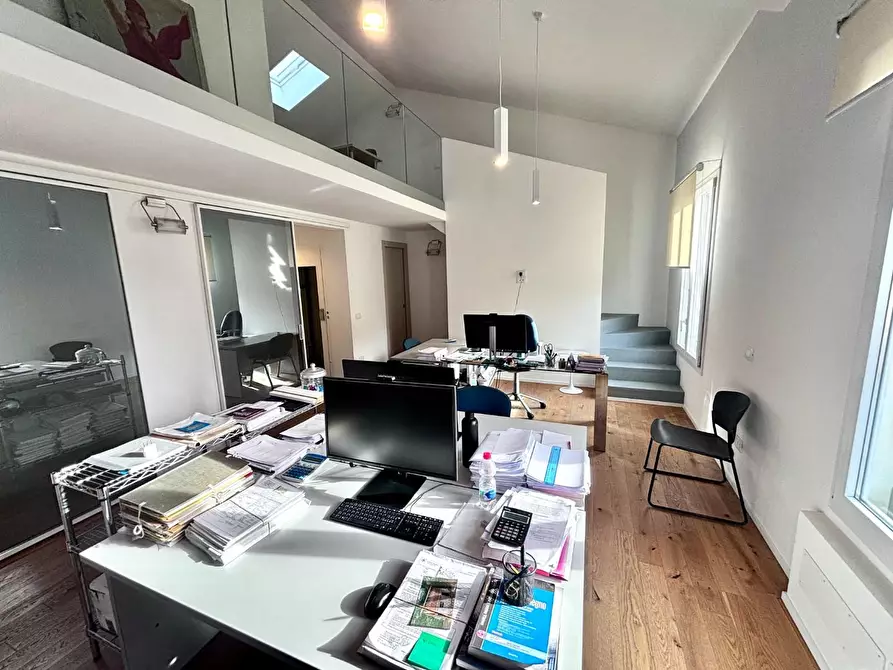 Immagine 2 di Appartamento in vendita  a Pontedera
