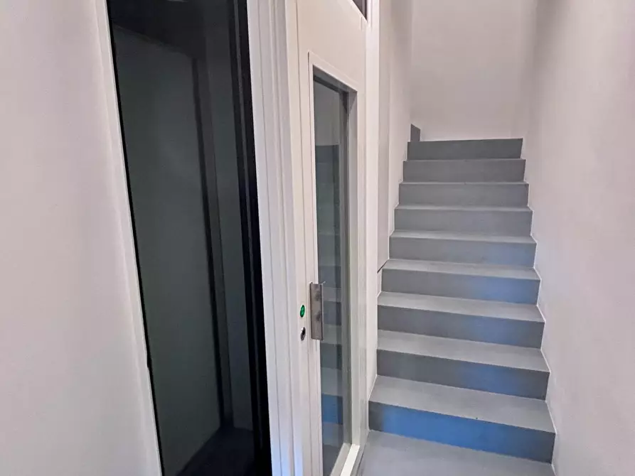 Immagine 8 di Appartamento in vendita  a Pontedera